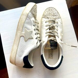 Vintage Havana women’s fashion sneakers, size 10, cheetah print